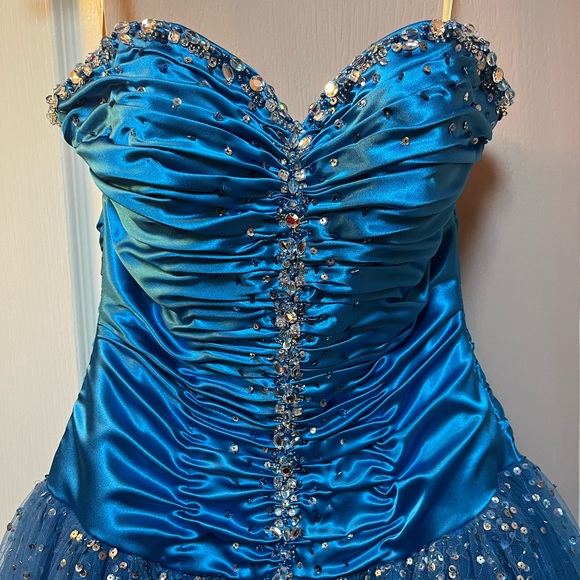 Royal blue Poofy Formal Gown/Dress with Sequins - Picture 2 of 11